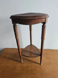 Table d'appoint ancienne