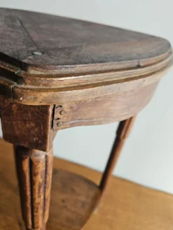 Table d'appoint ancienne