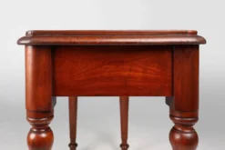 Table d'appoint anglaise élégante du milieu du 19e siècle en bois massif
