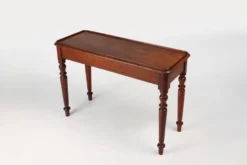 Table d'appoint anglaise élégante du milieu du 19e siècle en bois massif