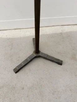 Table d'appoint art déco en noyer, laiton et aluminium, France 1930