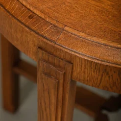 Table d'appoint Art Déco néerlandaise de l'École d'Amsterdam en chêne massif et plaqué.