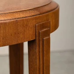 Table d'appoint Art Déco néerlandaise de l'École d'Amsterdam en chêne massif et plaqué.
