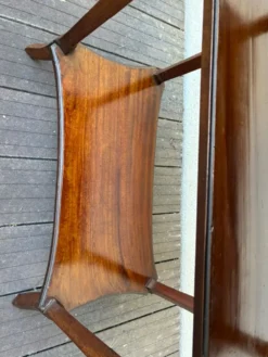 Table d'appoint art nouveau en noyer