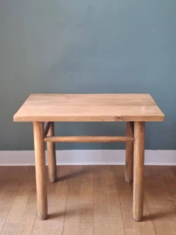 Table d'appoint brutaliste