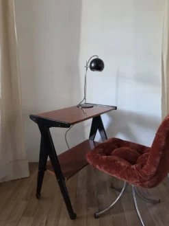 Table d’appoint / bureau années 60