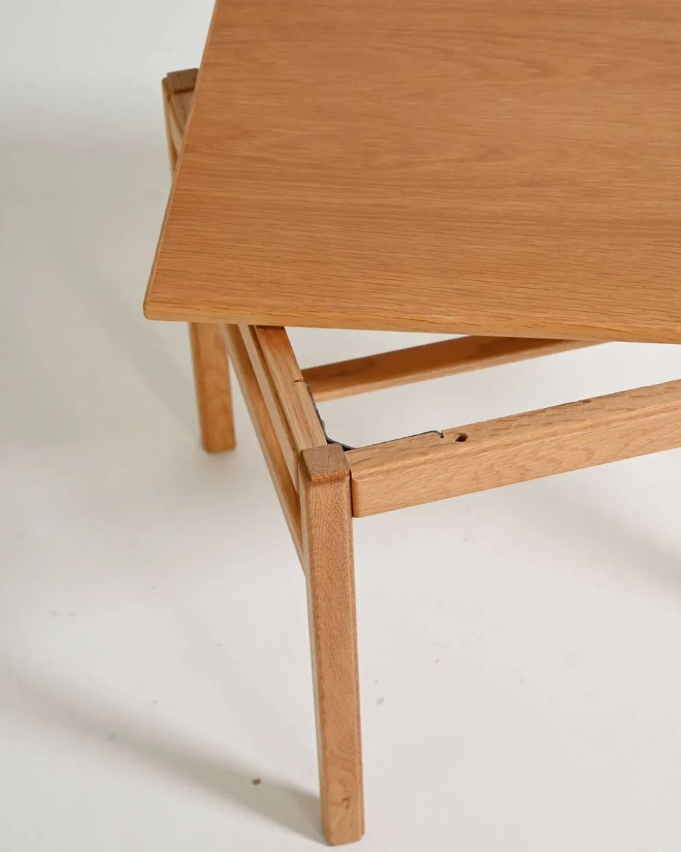 Table d'appoint "Casino" en chêne, Sven Engström et Gunnar Myrstrand pour Tingströms