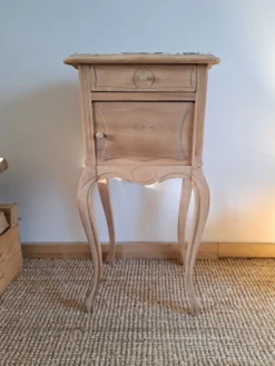 Table d'appoint chevet de style louis XV bois clair