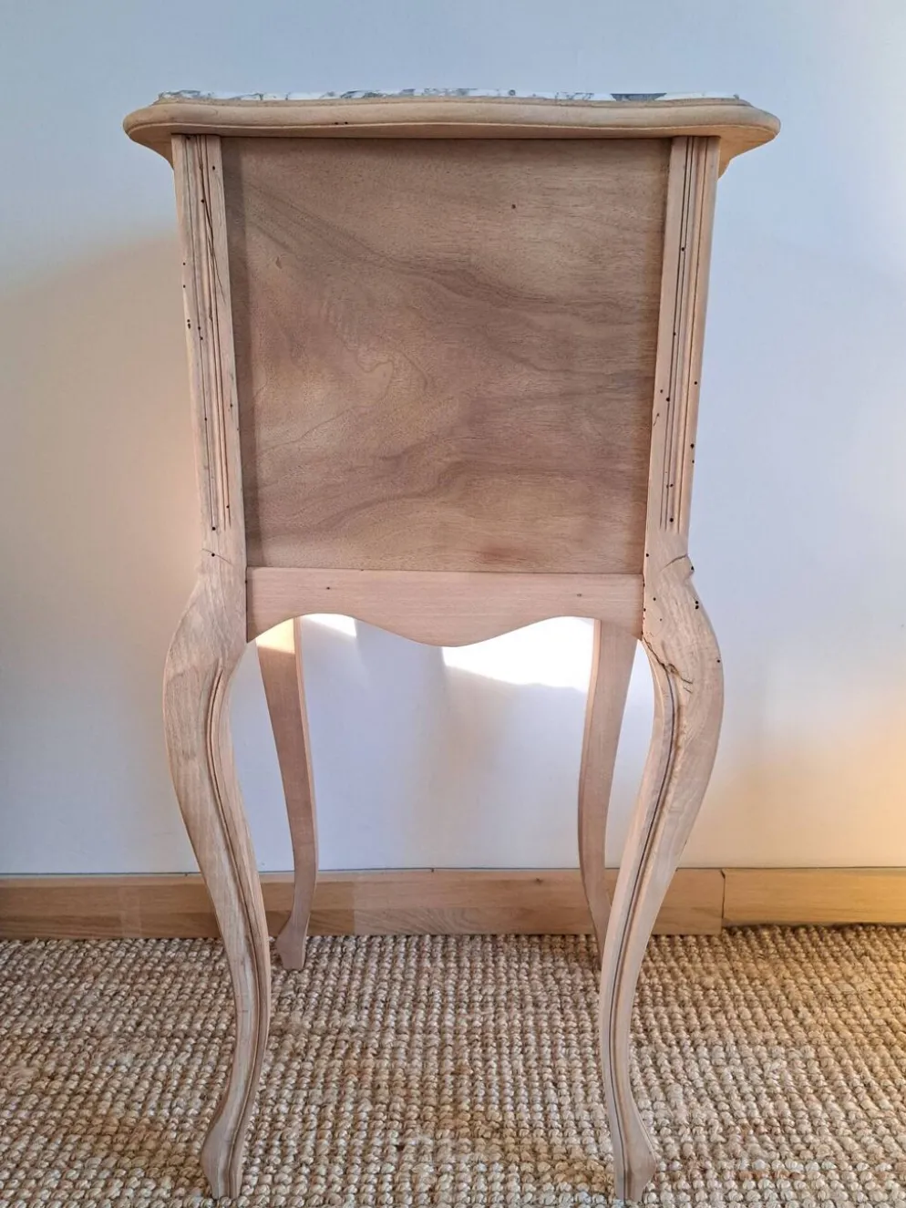Table d'appoint chevet de style louis XV bois clair