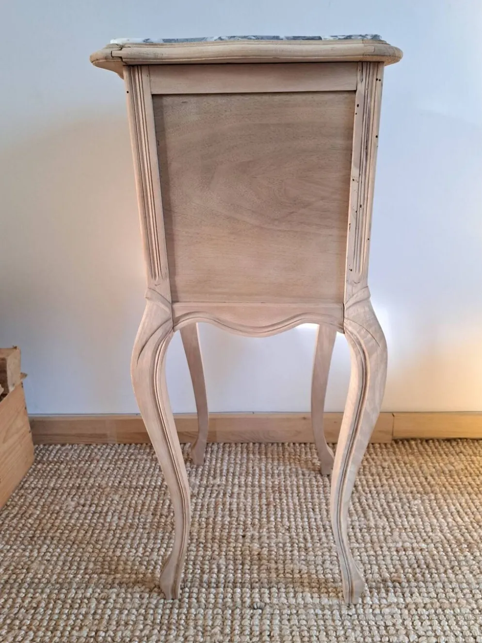 Table d'appoint chevet de style louis XV bois clair