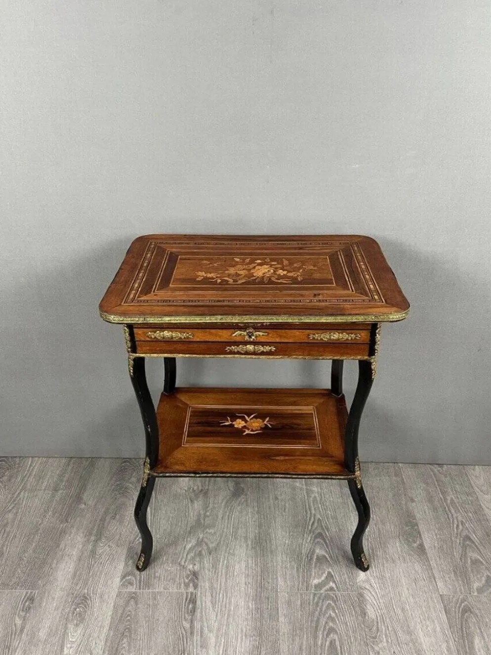 Table d’appoint, coiffeuse de style Napoléon III, XIXème siècle