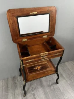 Table d’appoint, coiffeuse de style Napoléon III, XIXème siècle