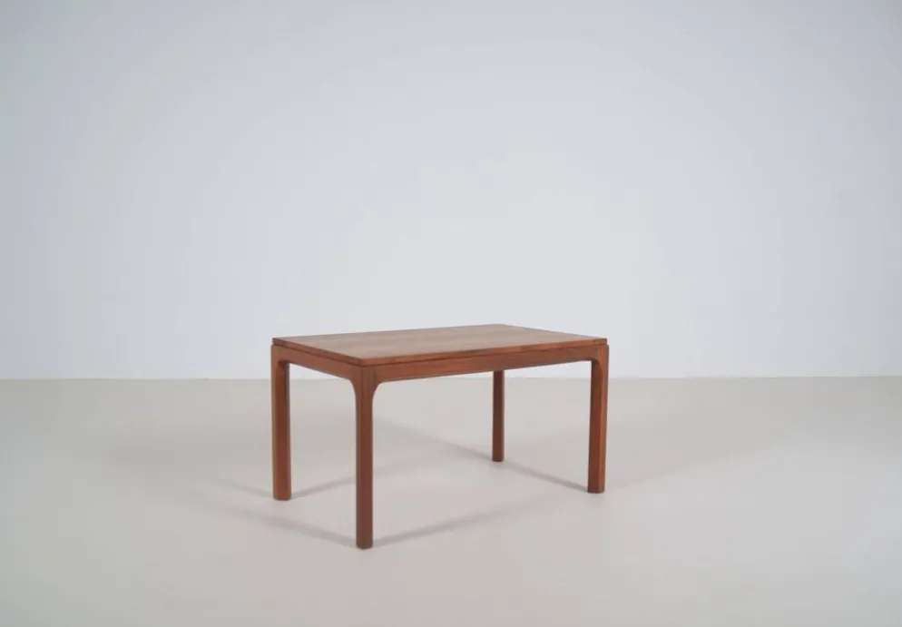 Table d'appoint danoise 381 par Kai Kristiansen pour Aksel Kjersgaard, années 1960.