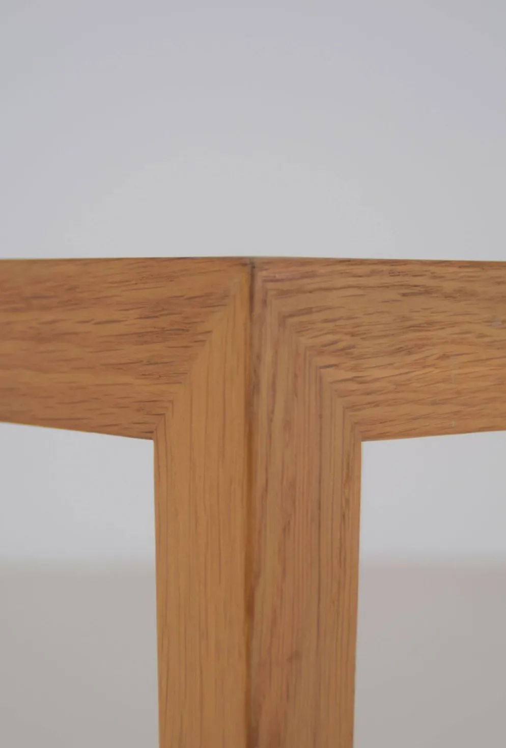 Table d'appoint danoise par Severin Hansen pour Haslev Møbelsnedkeri, années 1960.