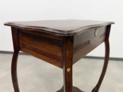 Table d'appoint de coiffeuse ancienne avec couvercle à charnières