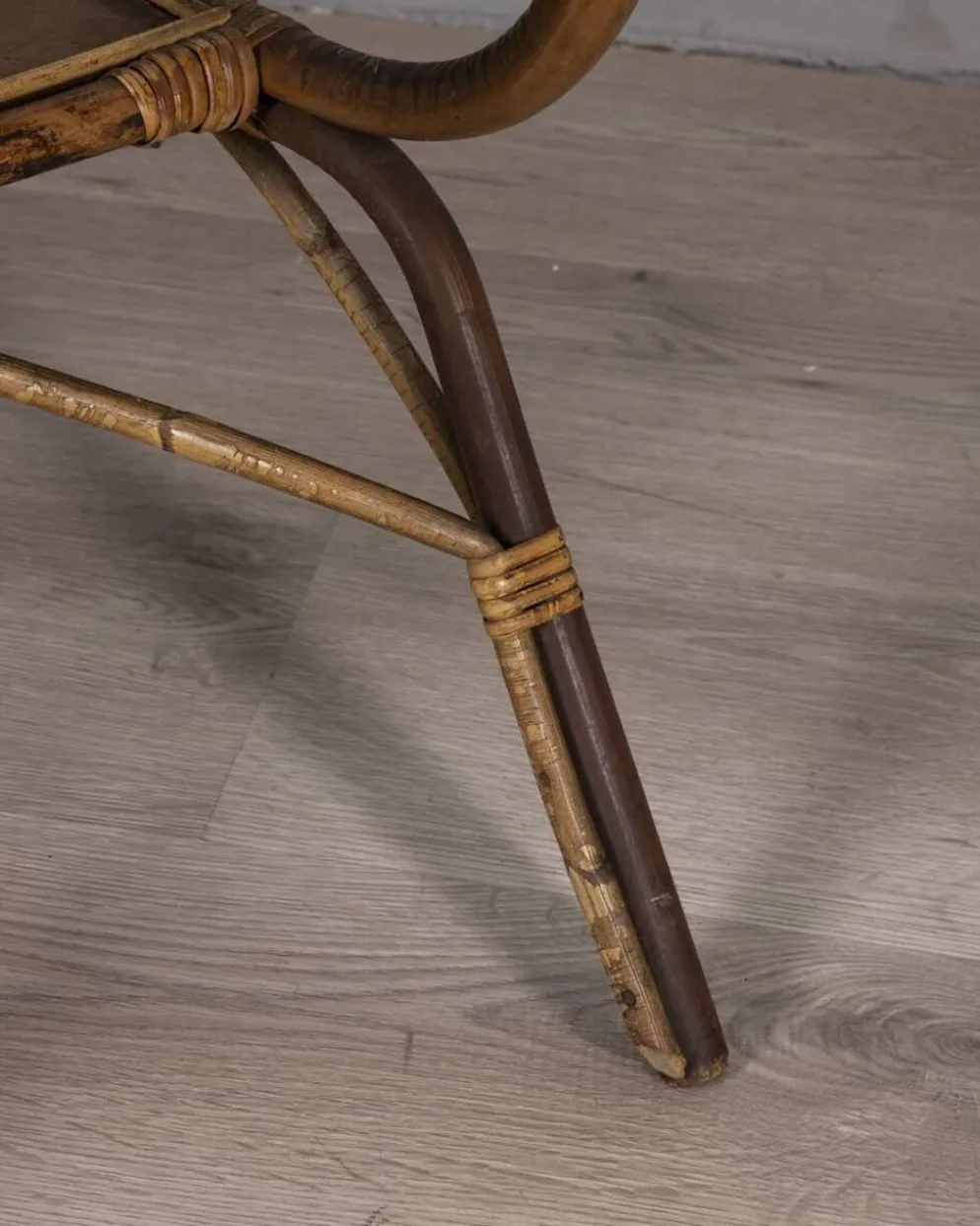 Table d'appoint en bambou et bois au design italien vintage des années 1960