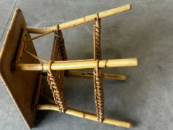 Table d’appoint en bambou et rotin avec porte-revues – Années