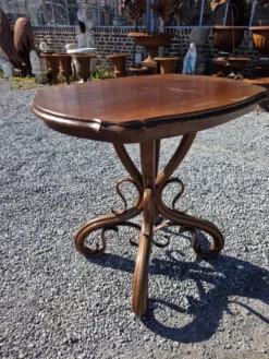 Table d'appoint en bois courbé Thonet n'1 du XIXème