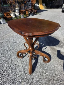 Table d'appoint en bois courbé Thonet n'1 du XIXème