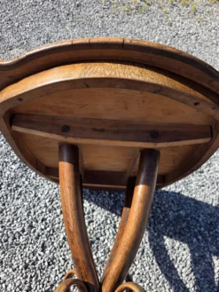 Table d'appoint en bois courbé Thonet n'1 du XIXème