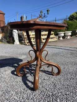 Table d'appoint en bois courbé Thonet n'1 du XIXème