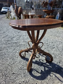 Table d'appoint en bois courbé Thonet n'1 du XIXème