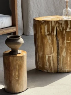 Table d'appoint en bois pétrifié orange doré et blanche ovale H46 D38 - 333