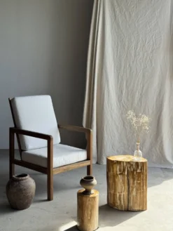 Table d'appoint en bois pétrifié orange doré et blanche ovale H46 D38 - 333