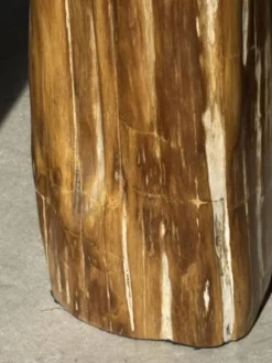 Table d'appoint en bois pétrifié orange doré et blanche ovale H46 D38 - 333
