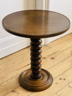Table d’appoint en bois tourné