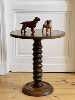 Table d’appoint en bois tourné