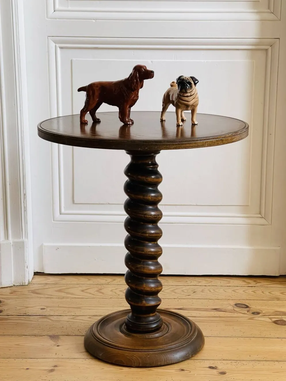 Table d’appoint en bois tourné