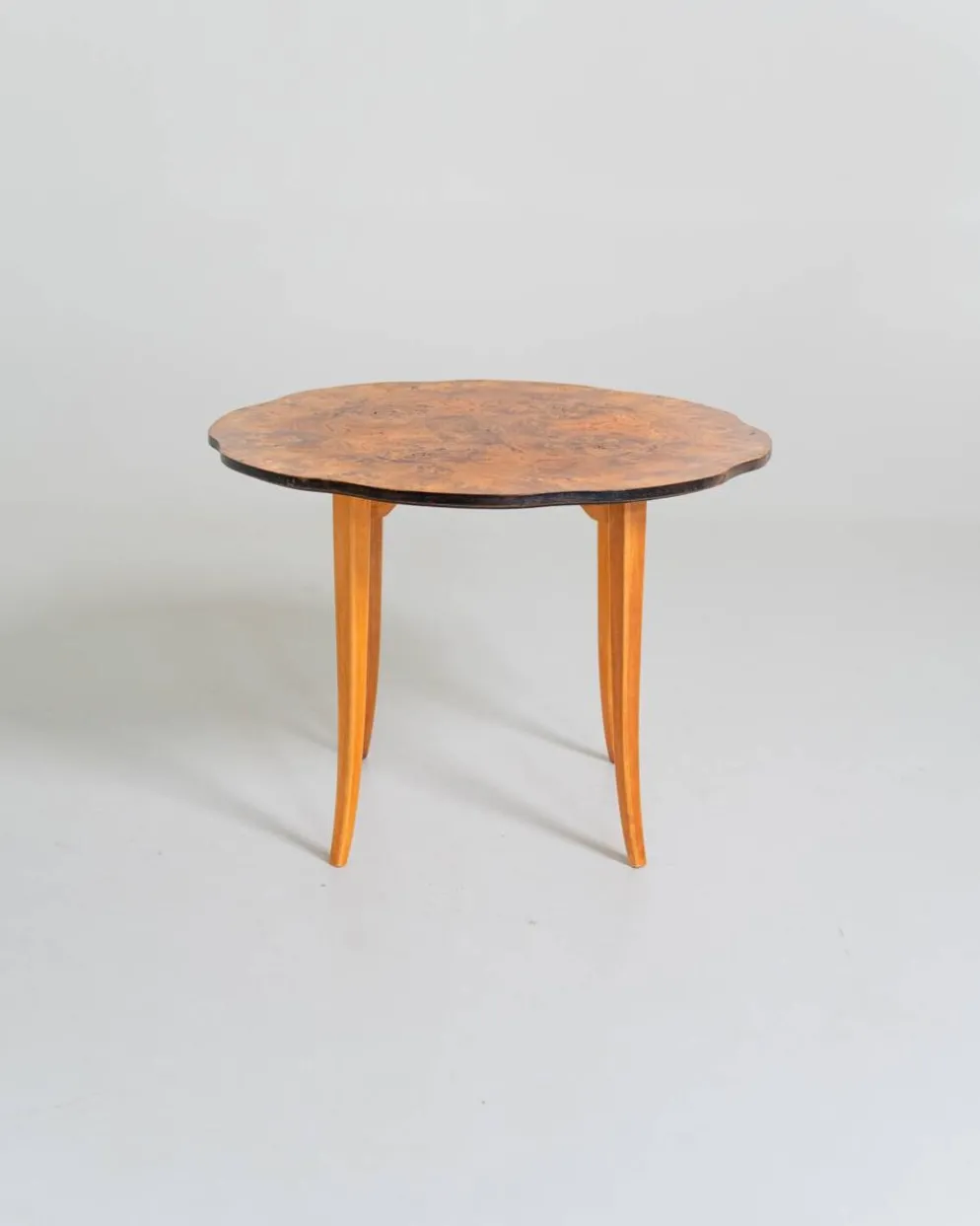 Table d'appoint en bouleau, Suède, années 1940