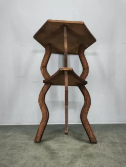 Table d'appoint en hêtre sculptée à la main, vers 1900, Europe centrale