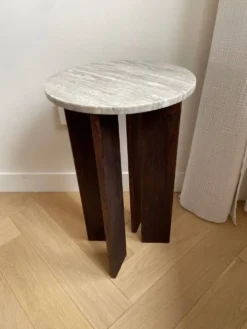 Table d'appoint en marbre / chêne massif