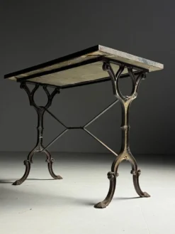 Table d'appoint en mosaïque et fonte