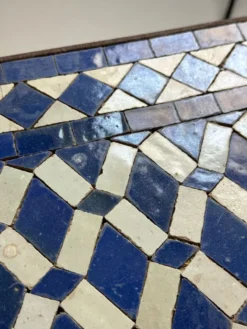 Table d'appoint en mosaïque et fonte