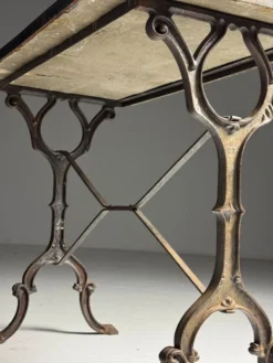 Table d'appoint en mosaïque et fonte