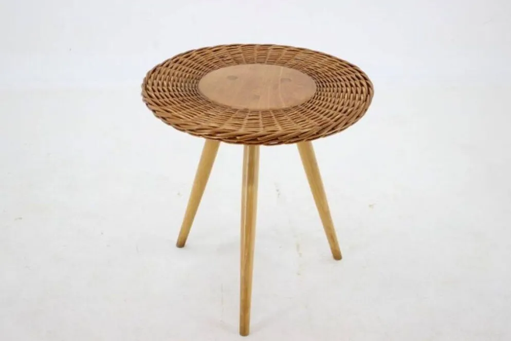 Table d'appoint en osier et bois des années 1970 par Jan Kalous pour ÚLUV