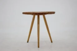 Table d'appoint en osier et bois des années 1970 par Jan Kalous pour ÚLUV