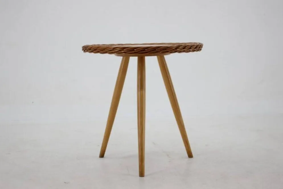 Table d'appoint en osier et bois des années 1970 par Jan Kalous pour ÚLUV