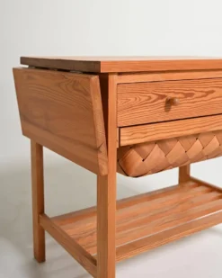 Table d'appoint en pin scandinave, années 1950