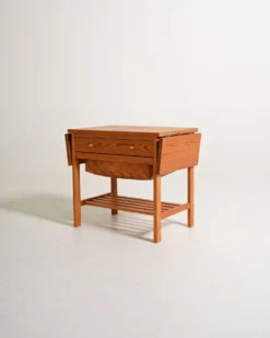 Table d'appoint en pin scandinave, années 1950