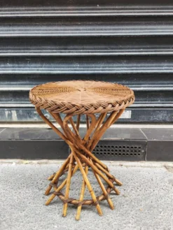 Table d'appoint en rotin 1950 midcentury
