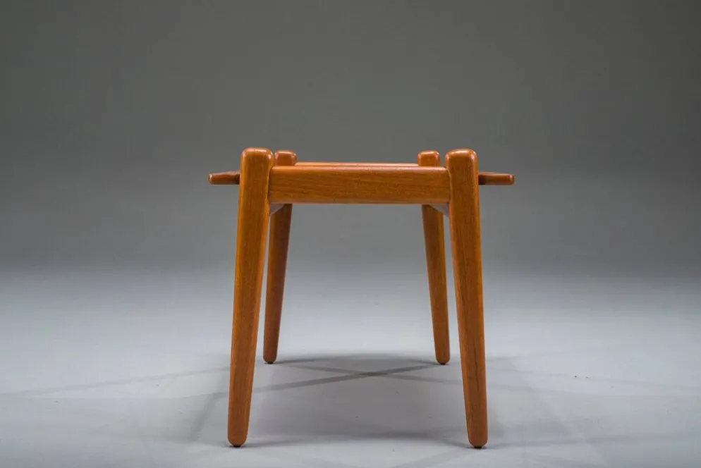 Table d'appoint en teck du milieu du siècle par Fredrik A. Kayser pour Vatne, Norvège, années 1960.