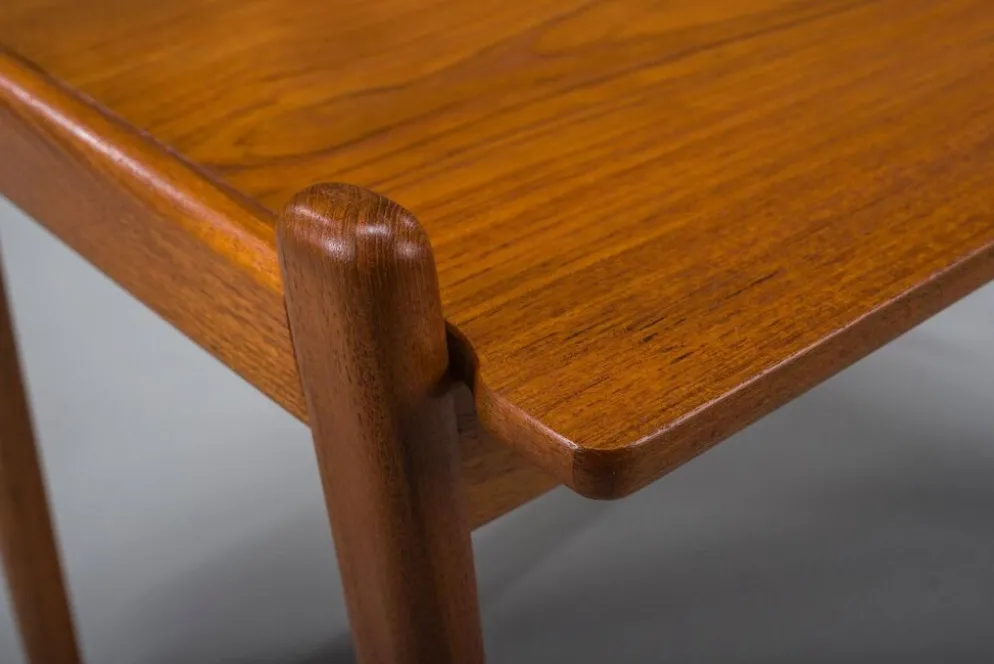 Table d'appoint en teck du milieu du siècle par Fredrik A. Kayser pour Vatne, Norvège, années 1960.