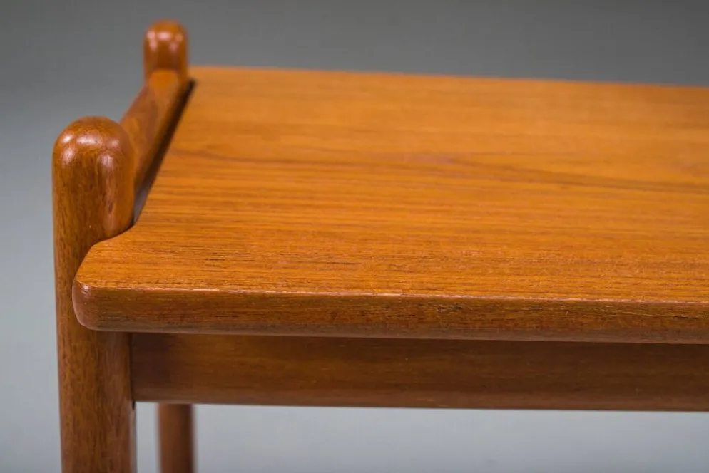 Table d'appoint en teck du milieu du siècle par Fredrik A. Kayser pour Vatne, Norvège, années 1960.