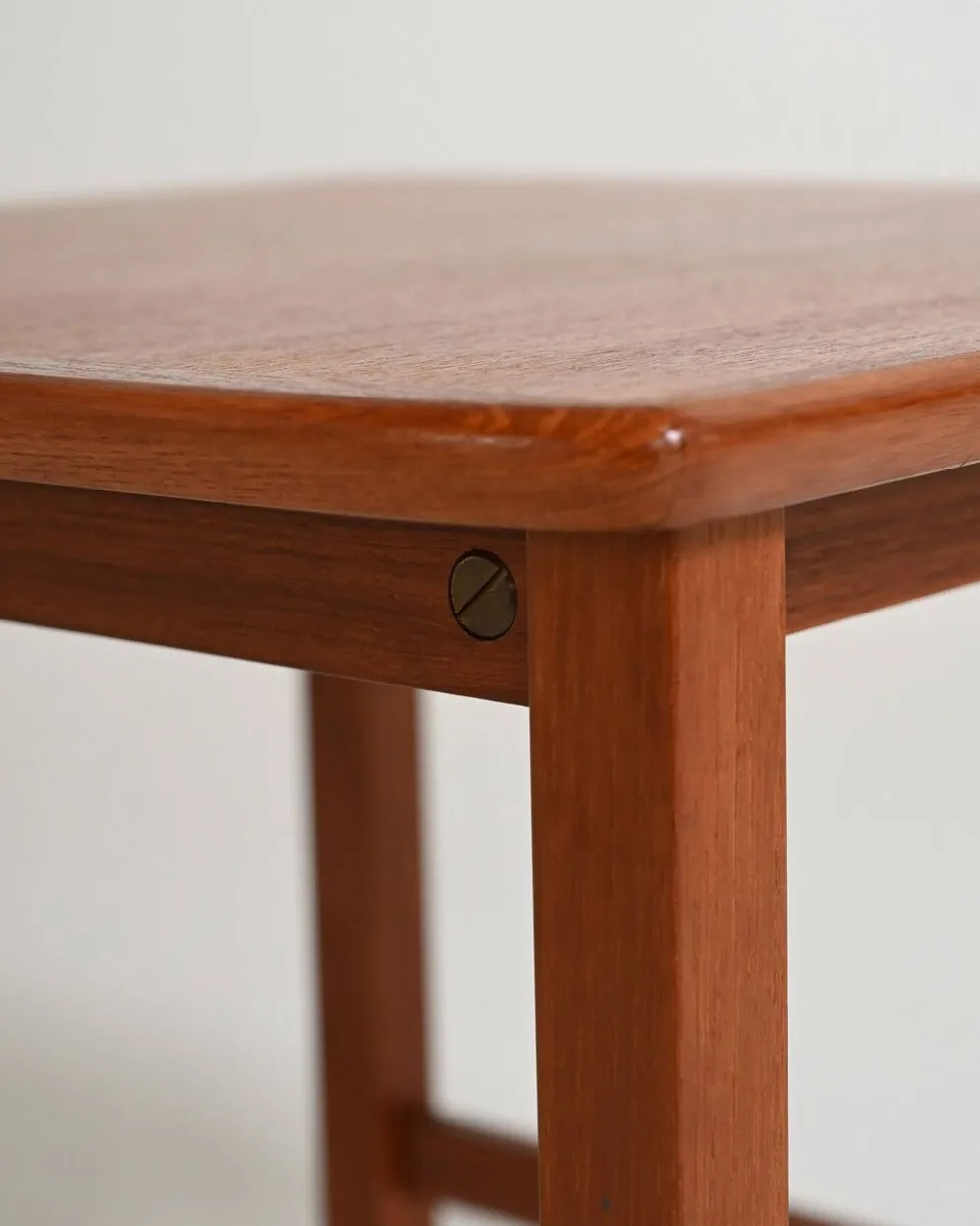 Table d'appoint en teck "Frisco", Folke Ohlsson pour Tingströms, années 1960.