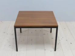 Table d'appoint en teck - Läsko Studioform International