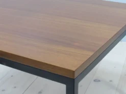 Table d'appoint en teck - Läsko Studioform International
